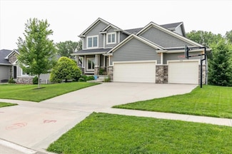 2416 NW Springbrooke Dr, Grimes, IA 50111