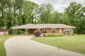 710 Wilson Dam Cir, Sheffield, AL 35660