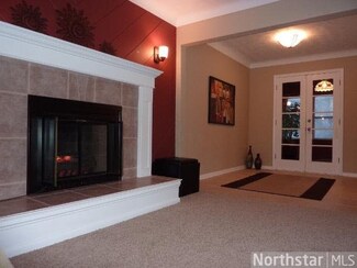 2087 2087 South-Avenue-e, North St. Paul, MN 55109