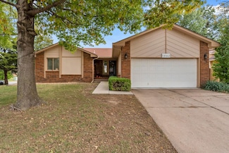 1462 N Parkridge St, Wichita, KS 67212
