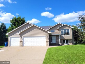8030 Wilderness Ln, Clear Lake, MN 55319