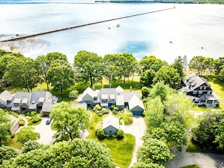 9 Jameson Point Rd Unit 10, Rockland, ME 04841