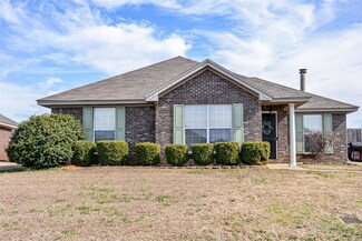186 Barnes Ct, Wetumpka, AL 36092