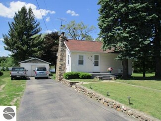 826 Michigan Ave, Saint Louis, MI 48880