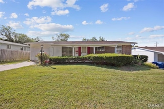 33 Gray Brooke Ln, Florissant, MO 63031