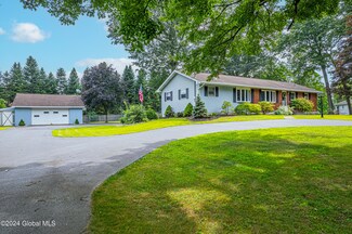4 Marcel Rd, Clifton Park, NY 12065