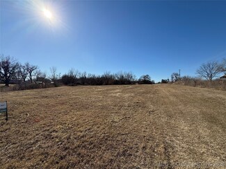 1815 S Linwood Ave, Cushing, OK 74023