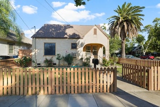 2100 25th St, Sacramento, CA 95818
