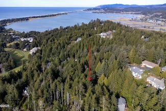 506 Beaver Pond Ln, Gleneden Beach, OR 97388
