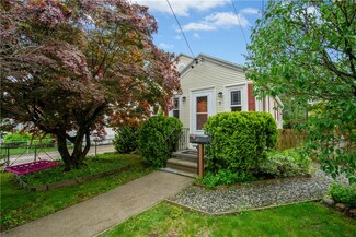 5 Irons Ave, Johnston, RI 02919