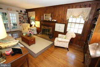 4104 Woodberry St, University Park, MD 20782