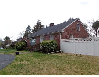13 North St, Granby, MA 01033
