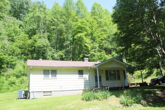 3532 Left Poor Valley Rd, Pennington Gap, VA 24277