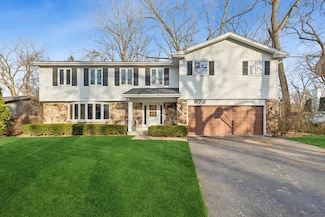973 Valley Rd, Lake Forest, IL 60045