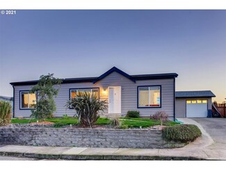 11682 Warbler Ln NE, Aurora, OR 97002