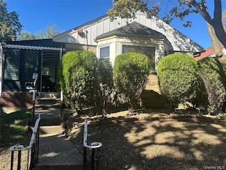 135-43 77th Ave, Flushing, NY 11367