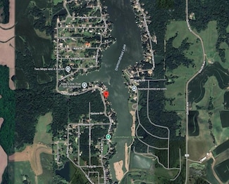 8362 Lakeshore Dr, Diamondhead Lake, IA 50070