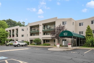 31 Devereux Ave Unit 115, Providence, RI 02909