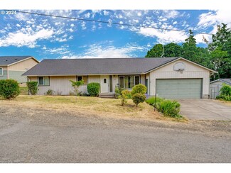 960 SW Hill Dr, Willamina, OR 97396