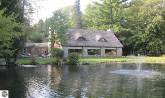 1601 N Mcewan St, Clare, MI 48617
