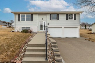 2092 Clifford St, Dubuque, IA 52002