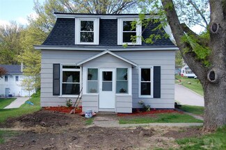 218 Broadway St, Brooklyn, IA 52211