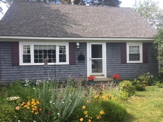 33 Harrington St, Teaticket, MA 02536