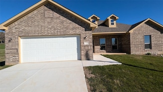 106 Sugar Terrace, Runaway Bay, TX 76426