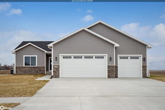 1103 Nevada St, Nevada, IA 50201