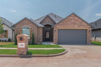 1223 Colonial Ave, Tuttle, OK 73089