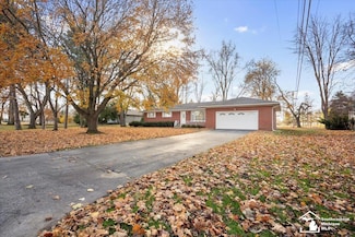 33 Calvin St, Monroe, MI 48162