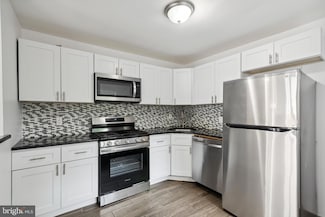17 S 45th St, Philadelphia, PA 19104