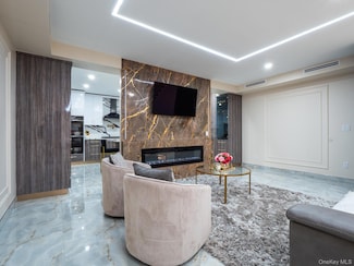 6501 110th St, Forest Hills, NY 11375