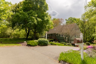 75 Jonathan Dr, Vernon Rockville, CT 06066
