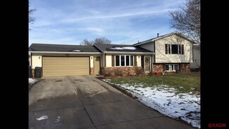 512 Homestead Rd, Mankato, MN 56001