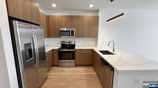 300 State St Unit 614, Hackensack, NJ 07601