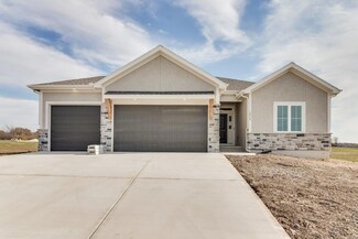 1814 Woodward Cir, Raymore, MO 64083