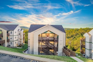 5 Woodpecker Ln Unit 5, Branson, MO 65616