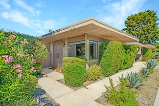 2022 E Chia Rd, Palm Springs, CA 92262