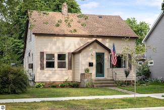 424 N Madison St, Traverse City, MI 49684
