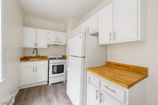 32 W 10th St Unit 4, Bayonne, NJ 07002