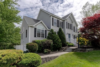 11 Hickory Pond Ln, Stratham, NH 03885