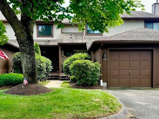 59 Dogwood Ln, Agawam, MA 01001