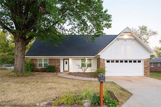 2805 S 65th St, Fort Smith, AR 72903
