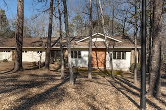 19 Emanuel Dr, Hot Springs Village, AR 71909