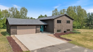 1312 8th Ave NW, Chisholm, MN 55719