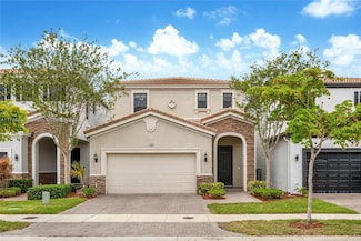 704 NE 193rd St, Miami, FL 33179