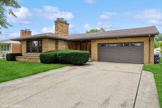 1434 Deerpath Ln, La Grange Park, IL 60526