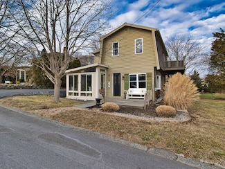 45 Bayside Ave, Swansea, MA 02777