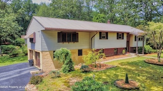 174 Oakmont Dr, Hazleton, PA 18202